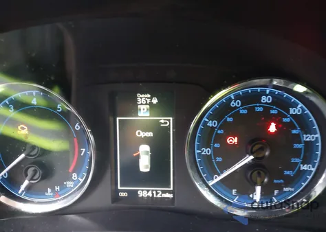 2017 Toyota Corolla Se z USA, uszkodzony, nr VIN 2T1BURHE9HC928456